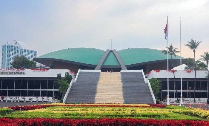 gedung dpr - Fakultas Bisnis dan Ekonomika UII gedung dpr - Fakultas Bisnis dan Ekonomika UII