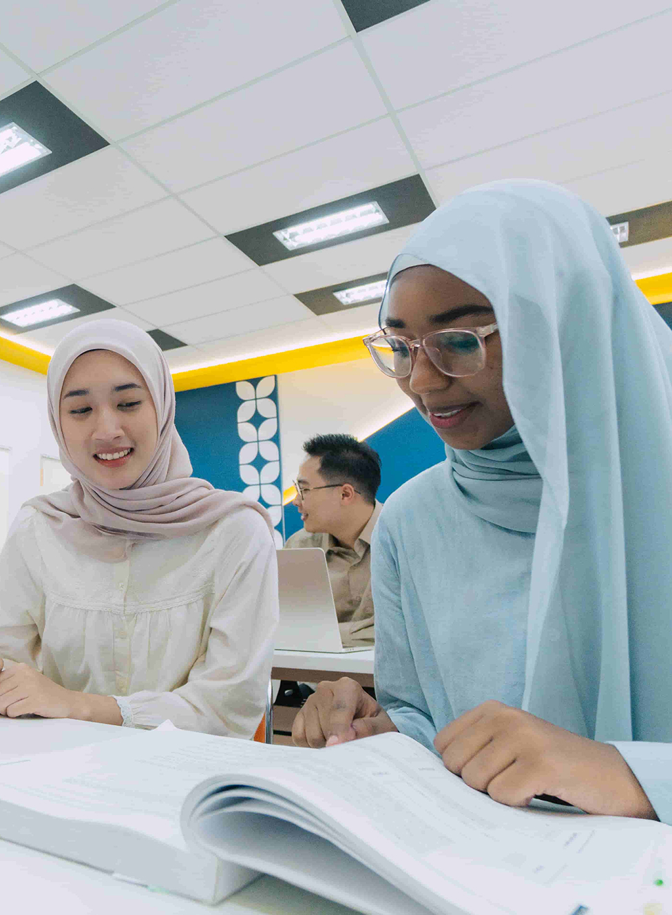 - Fakultas Bisnis dan Ekonomika UII