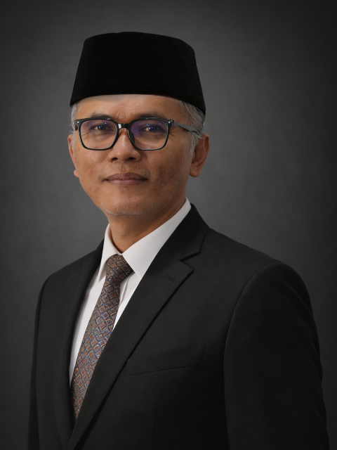 Rokhedi Priyo Santoso - Fakultas Bisnis dan Ekonomika UII